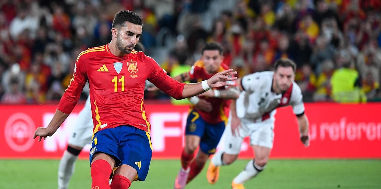 مانشستر يونايتد يتلقى فرصة لضم فيران توريس مع بحث برشلونة عن حلول مالية